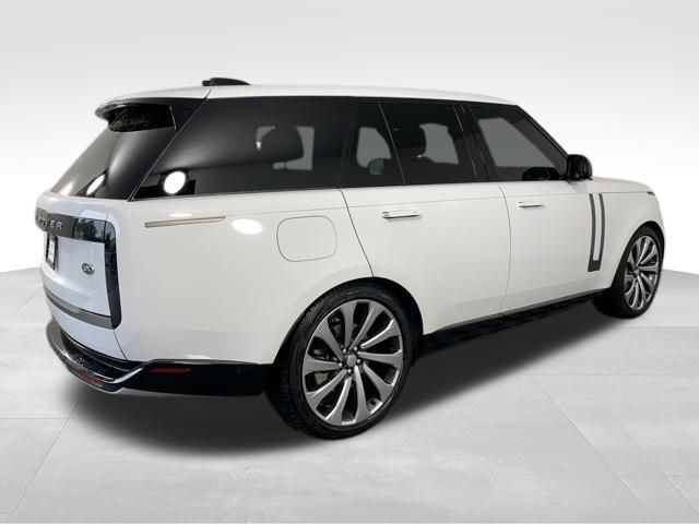 2023 Land Rover Range Rover SE 9