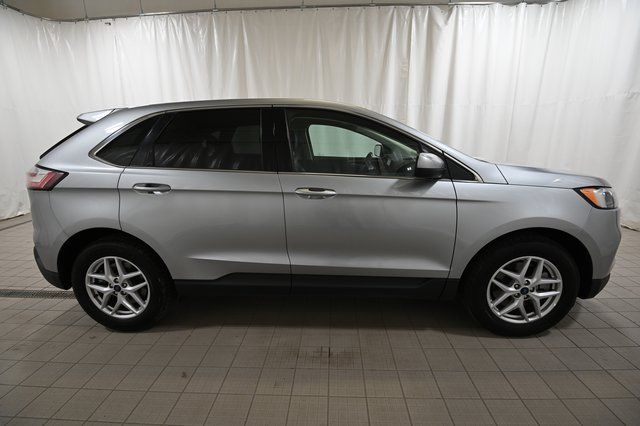 Used 2022 Silver Ford SEL image 13