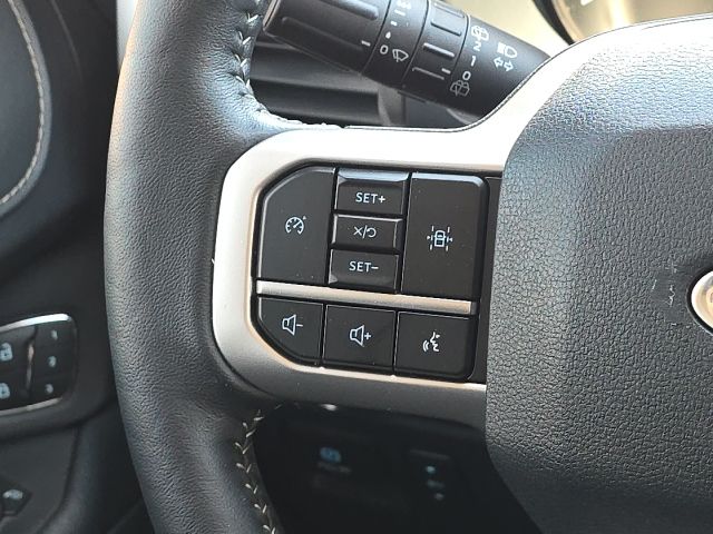 2024 Ford Expedition XLT:B02304