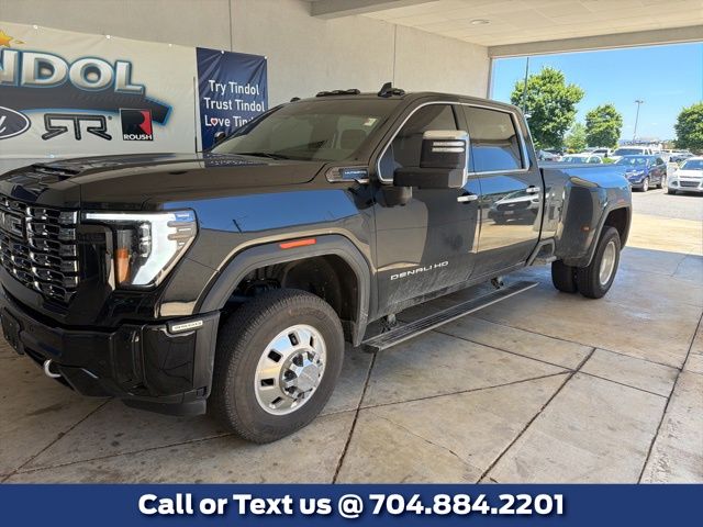 Onyx Black 2025 GMC Sierra 3500HD Denali Ultimate Crew Cab 4WD Pickup Truck Four-Wheel Drive Automatic