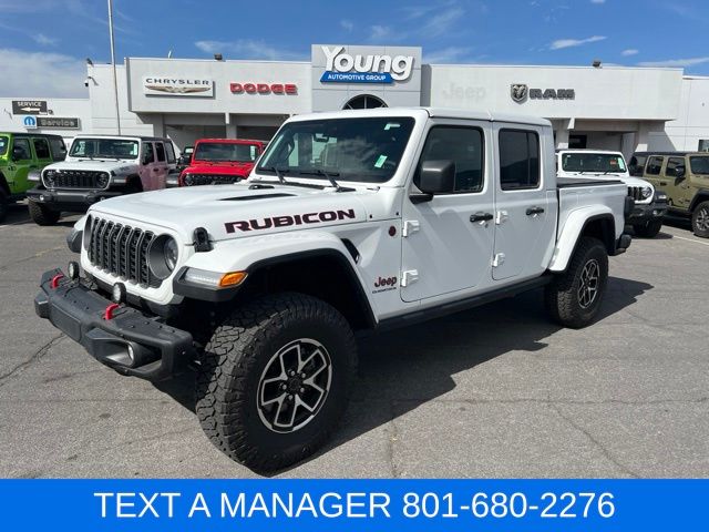 Bright White Clearcoat 2025 Jeep Gladiator Pickup Truck Four-Wheel Drive 8-Speed Automatic