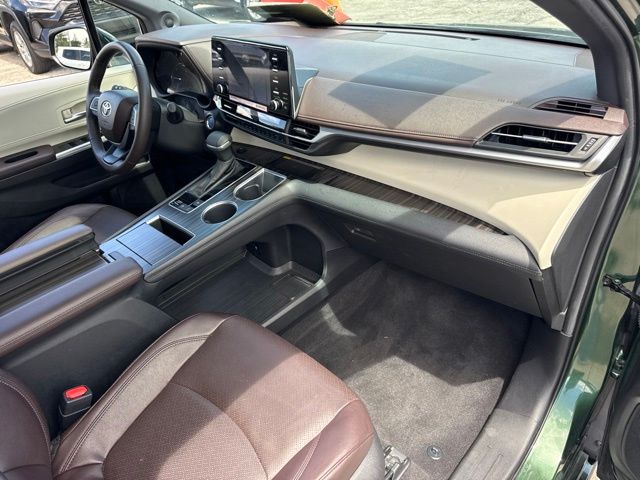2024 Toyota Sienna - $51,888
