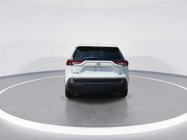 Used 2025 White Toyota LE image 9