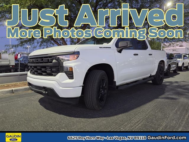 Summit White 2022 Chevrolet Silverado 1500 Pickup Truck 4X2 8-Speed Automatic