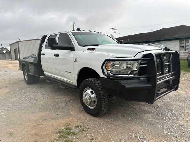 Bright White Clearcoat 2022 RAM 3500 Chassis Pickup Truck Four-Wheel Drive 6-Speed Automatic