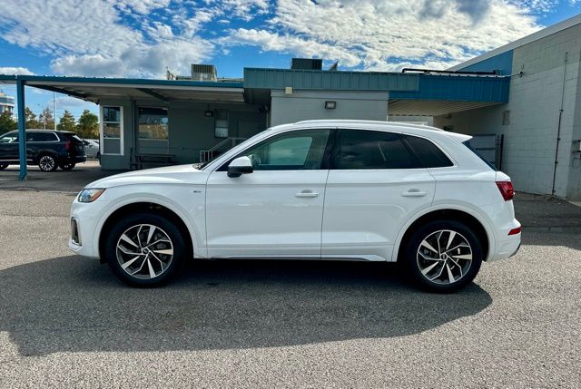 2022 Audi Q5 45 S line Premium photo 3