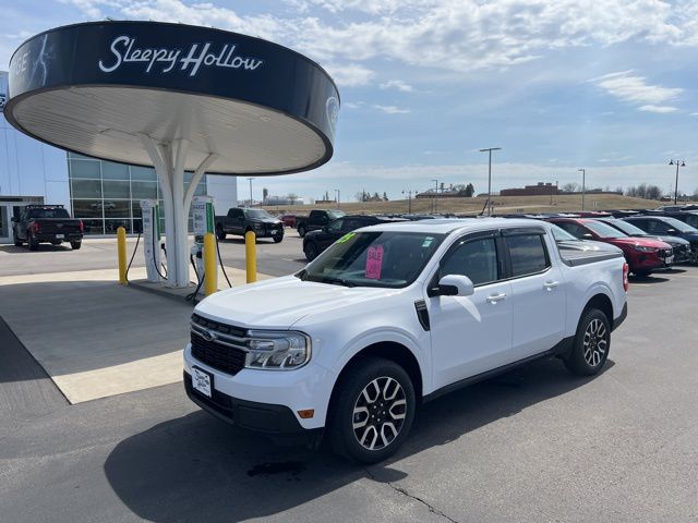 Oxford White 2023 Ford Maverick Lariat SuperCrew FWD Pickup Truck Front-Wheel Drive Continuously Variable Transmission