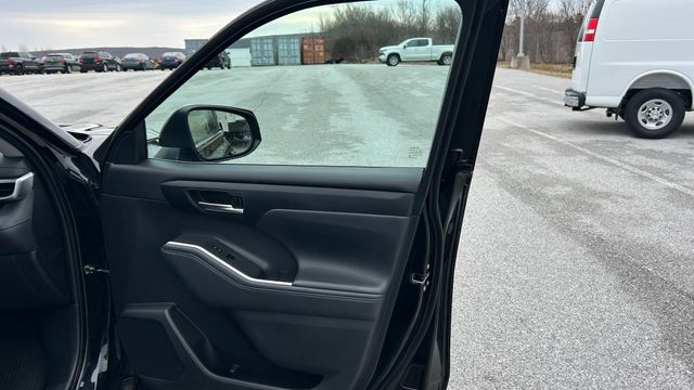 Used 2021 Toyota Highlander Hybrid SUV