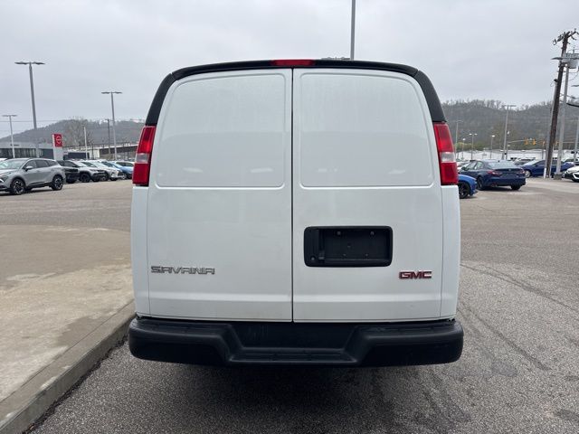 2023 GMC Savana 2500 Work Van photo