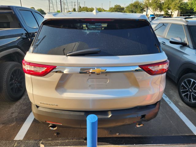 2020 Chevrolet Traverse LS Silver at Community Kia