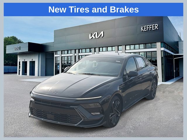Carbon Blue 2024 Hyundai Sonata Sedan Front-Wheel Drive 8-Speed Automatic