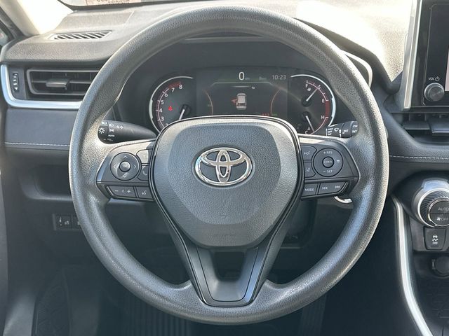 2023 Toyota RAV4 XLE 8