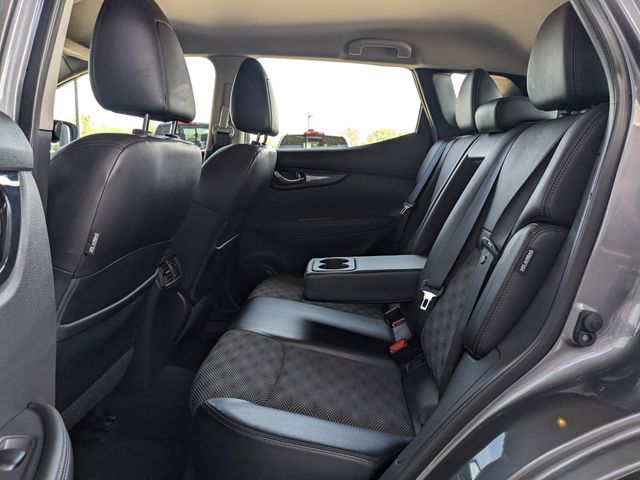 2022 Nissan Rogue Sport SV photo