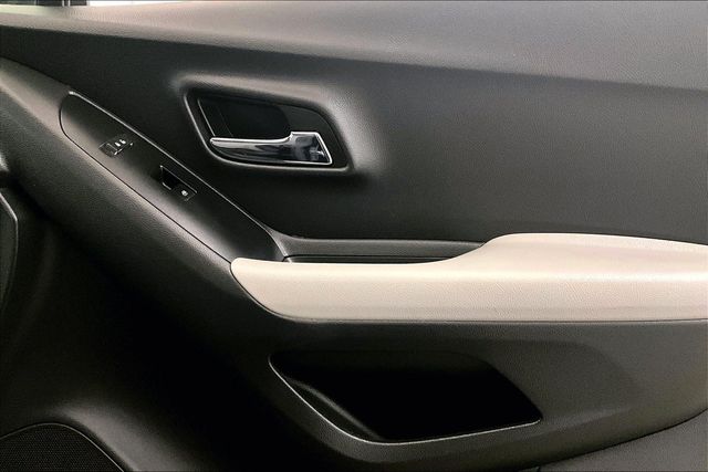 2021 Chevrolet Trax LT Blue at Subaru and VW of Moon Township