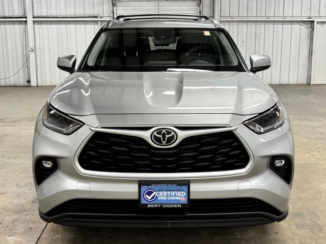 Used 2021 Silver Toyota XLE image 2