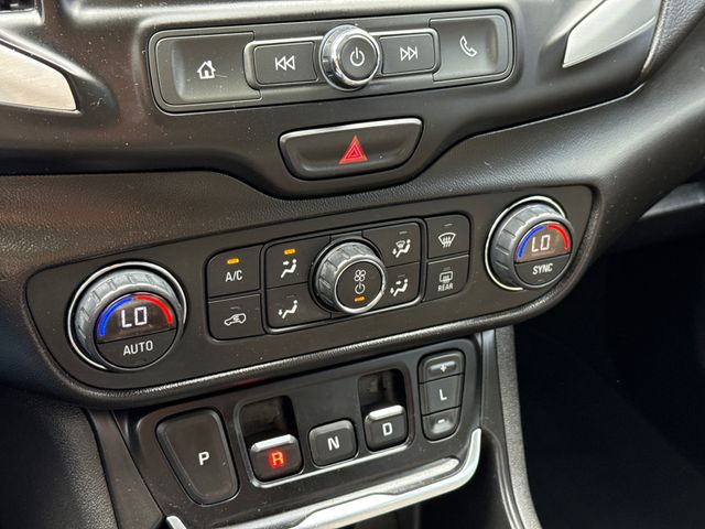 Used 2020 Gray GMC SLE image 26