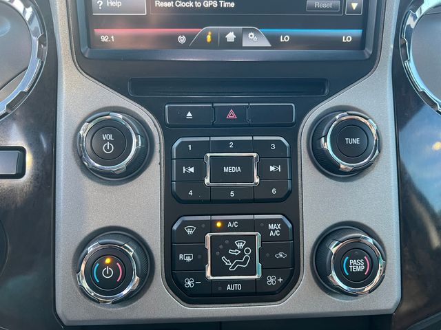 2014 White Platinum Clearcoat Metallic Ford F-250SD Platinum 4X4 Truck