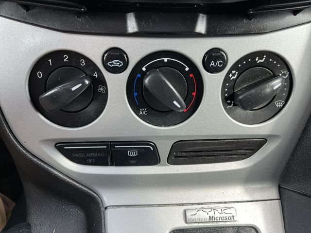 Used 2013  Ford SE image 18