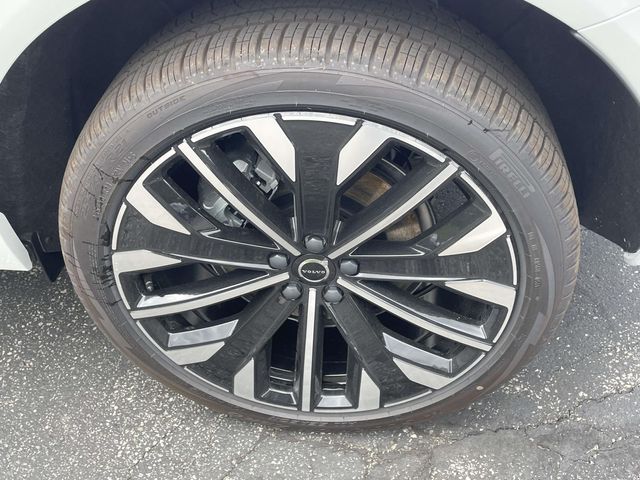 New 2026 White Volvo T8 Ultra image 9