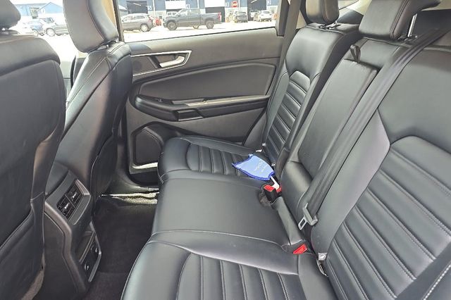 2024 Gray Metallic Ford Edge SEL AWD SUV