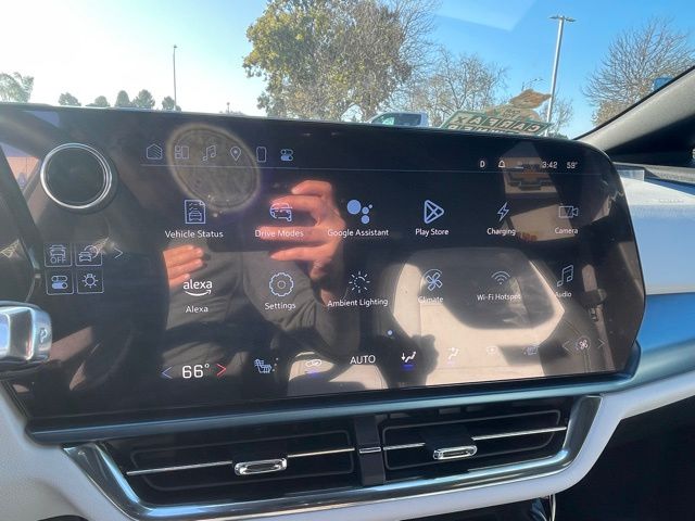 2024 Chevrolet Equinox EV LT photo