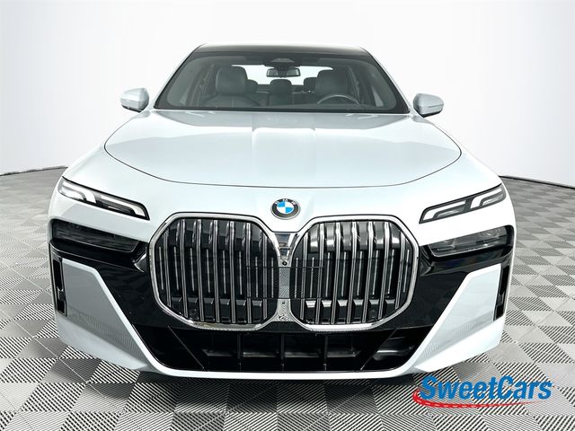 2025 BMW 7 Series 740i xDrive Sedan's photo