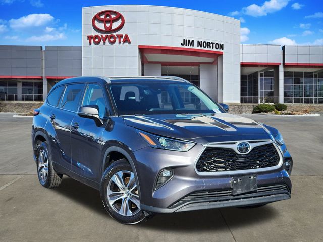 2023 Toyota Highlander XLE's photo