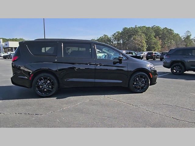 2026 Chrysler Pacifica Limited AWD