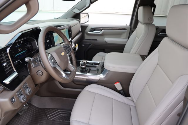 2026 Chevrolet Silverado 1500 LTZ - 11