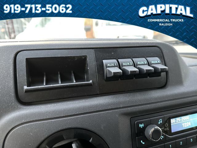 New 2025 White Ford 14FT BOX/SIDE DOOR image 28