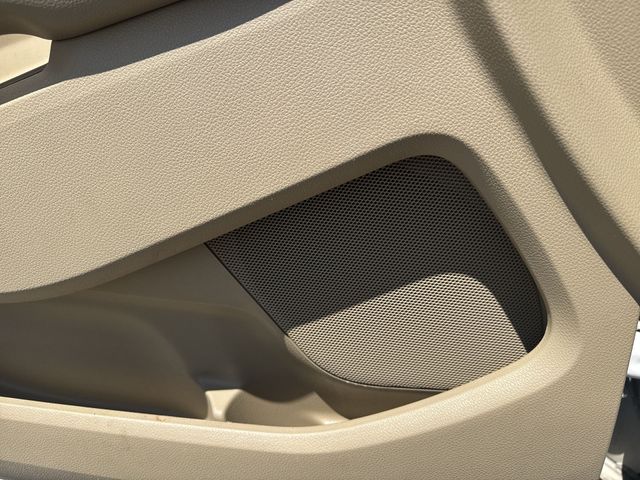 Used 2017 White Ford Limited image 30