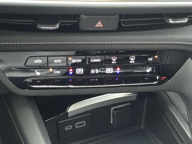 2023 Buick Envision Essence:C02556