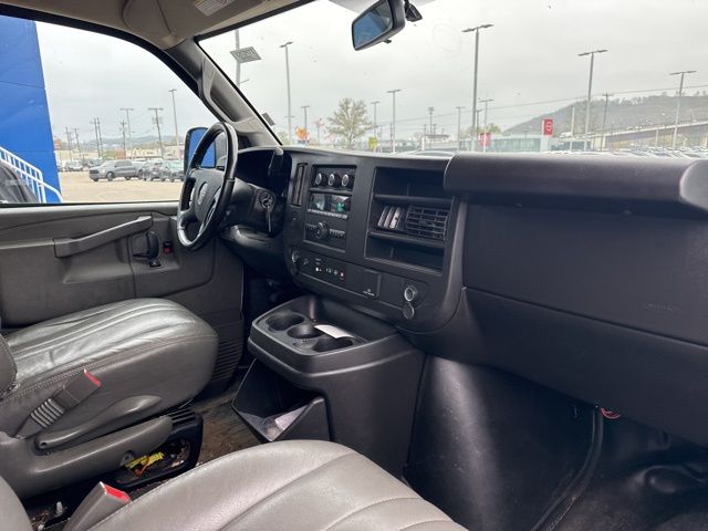 2023 GMC Savana 2500 Work Van photo