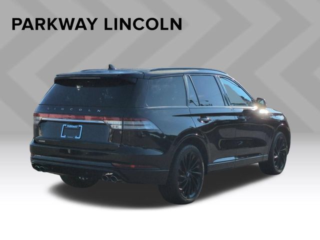 Used 2023 Black Lincoln Reserve image 5