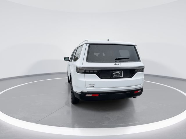 New 2026 Bright White Clear-Coat Exterior Paint Jeep Limited Reserve image 7