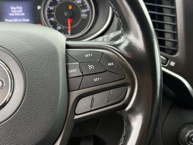 2020 Jeep Cherokee Trailhawk Silver at Victoria Chrysler Dodge Jeep Ram