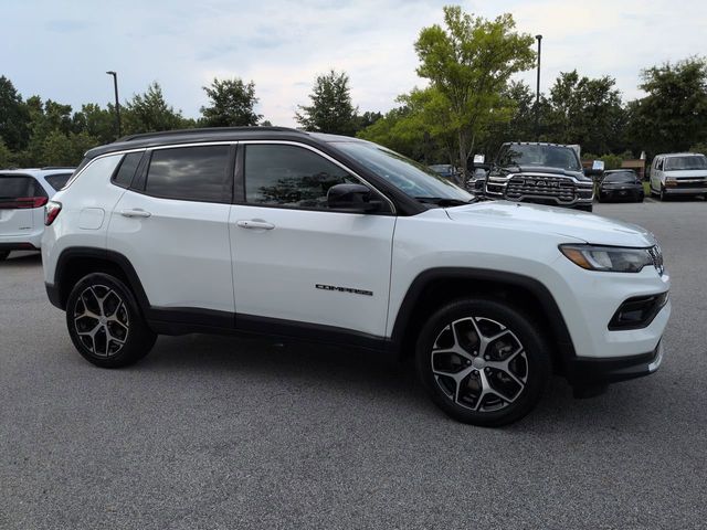 Bright White Clearcoat 2024 Jeep Compass Limited 4WD SUV / Crossover Four-Wheel Drive 8-Speed Automatic