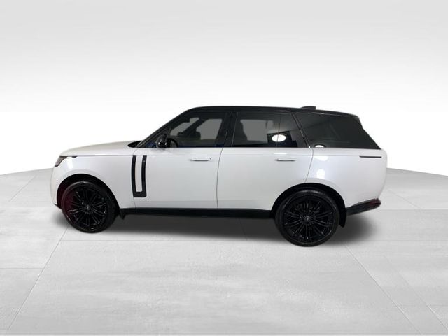 2023 Land Rover Range Rover SE 4