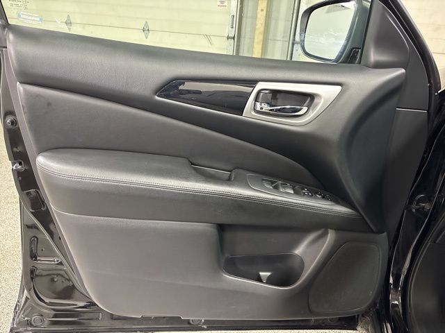 2018 Nissan Pathfinder S photo