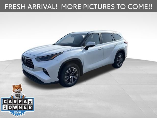 Pearl 2025 Toyota Highlander SUV / Crossover All-Wheel Drive 8-Speed Automatic