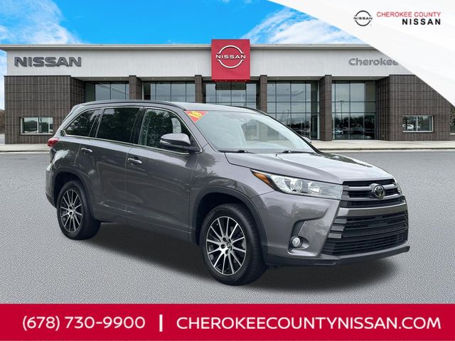 Predawn Gray Mica 2018 Toyota Highlander SE SUV / Crossover Front-Wheel Drive 8-Speed Automatic