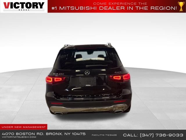 2022 Mercedes-Benz GLB GLB 250 photo