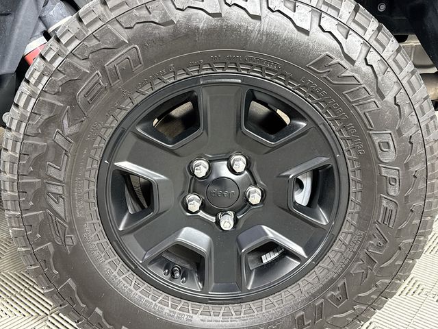 2023 Granite Crystal Metallic Clearcoat Jeep Gladiator Mojave 4X4 Truck
