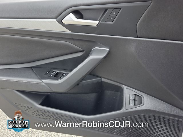 Used 2022 White Volkswagen 1.5T SE image 28