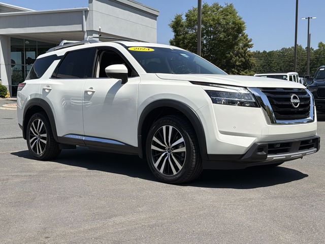 Used 2024 White Nissan Platinum image 15