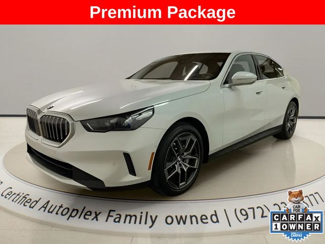 White Metallic 2026 BMW 5 Series 530i xDrive Sedan All-Wheel Drive 8-Speed Automatic