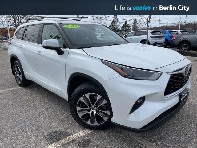 2023 Toyota Highlander XLE AWD