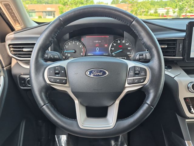 Used 2023 White Metallic Ford XLT image 31