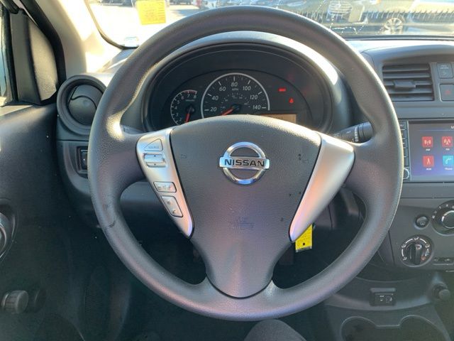 2019 Nissan Versa 1.6 S 16