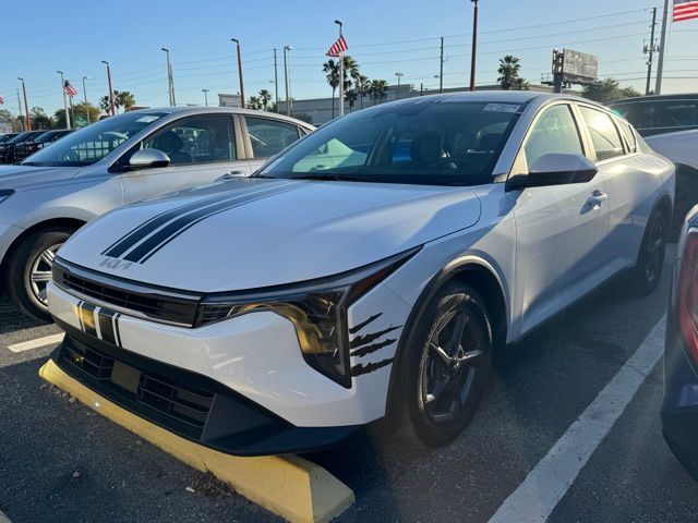 2025 Kia K4 LXS FWD